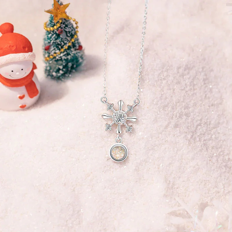Dreamy Spark Christmas Snowflake Necklace