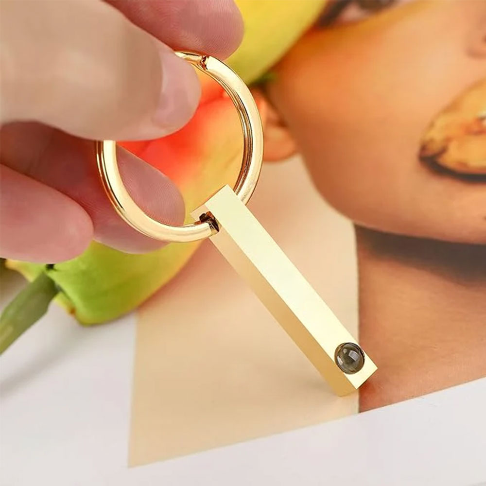 Forever With Me – Minimalist Pet Projection Keychain