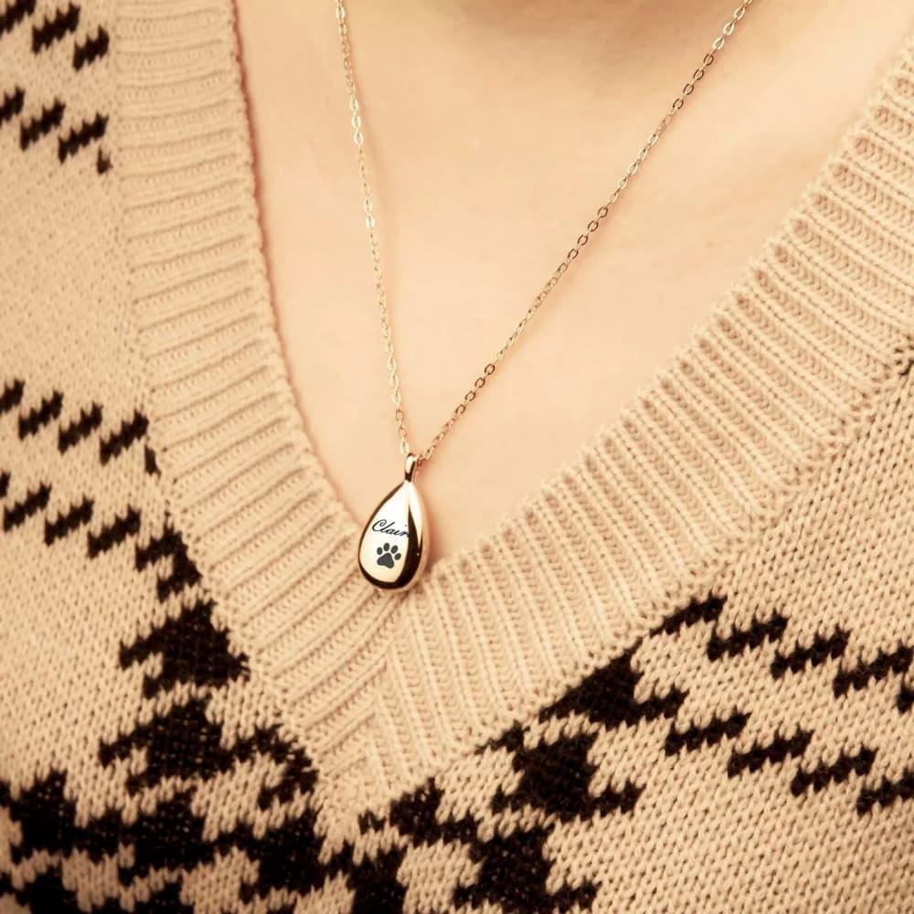 Custom Pet Portrait Memorial Necklace | Personalized Pet Ashes Keepsake