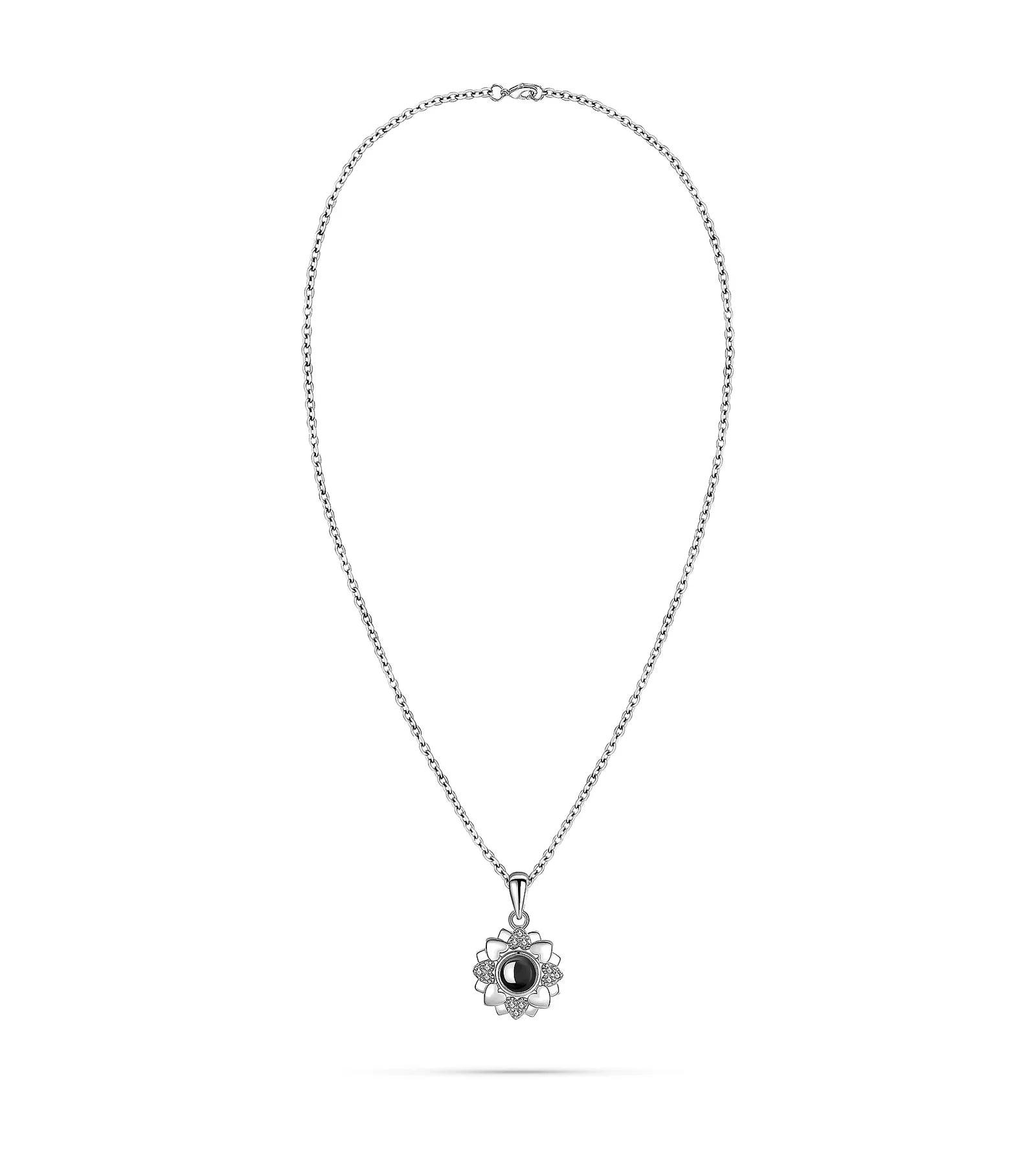 Pet Bloom Necklace – Personalized Photo Projection Pendant